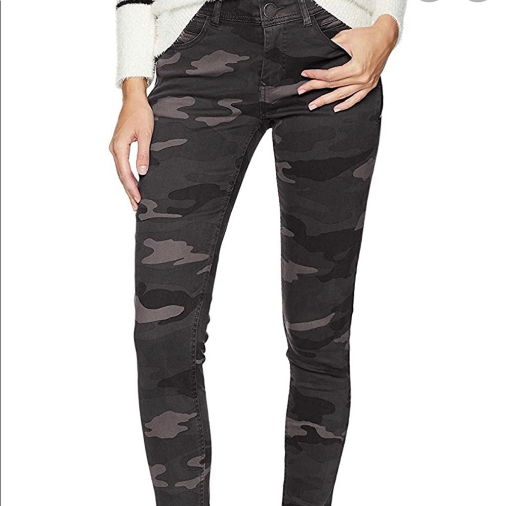 Democracy camouflage gray front zippers